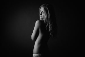 aktipilt, aktipildid, aktipildid stuudios, akti fotosessioon, Buduaaripildid, Portreepildid, porteefotosessioon, fotograaf Evelin Elmest, fotosessioon stuudios, buduaari fotosessioon,