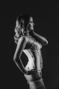 Buduaaripildid, Portreepildid, porteefotosessioon, fotograaf Evelin Elmest, fotosessioon stuudios, buduaari fotosessioon,