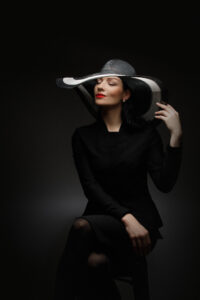 porteefotosessioon, portreefoto naisest, portreesessioon stuudios, portreefotograaf, portreefotograaf Evelin Elmest beebiootuse fotosessioon,