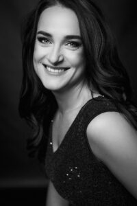 portreefotograaf Tallinnas, porteefotosessioon, portreefoto naisest, portreesessioon stuudios, portreefotograaf, portreefotograaf Evelin Elmest beebiootuse fotosessioon,