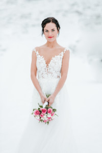 talve pulmasessioon, talve pulm, pulmafotograaf, pulma ilupidlid, pruut lumes, lumine pulafoto