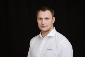 Ametiportree fotosessioon, äriportree fotograaf, ametifoto fotograaf, LinkedIn portree fotograaf