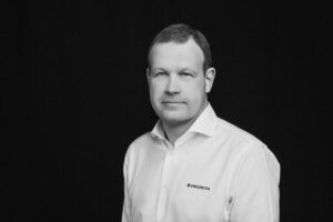 Ametiportree fotosessioon, äriportree fotograaf, ametifoto fotograaf, LinkedIn portree fotograaf