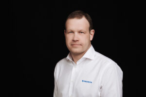 Ametiportree fotosessioon, äriportree fotograaf, ametifoto fotograaf, LinkedIn portree fotograaf