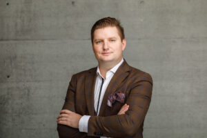 Ametiportree fotosessioon, äriportree fotograaf, ametifoto fotograaf, LinkedIn portree fotograaf