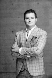 Ametiportree fotosessioon, äriportree fotograaf, ametifoto fotograaf, LinkedIn portree fotograaf