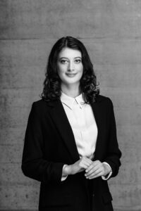 Ametiportree fotosessioon, äriportree fotograaf, ametifoto fotograaf, LinkedIn portree fotograaf