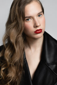 Fotosessioon, portreefotosessioon, modelliga pildid stuudios, portreefotograaf, fotosessioon stuudios, fotograaf Evelin Elmest