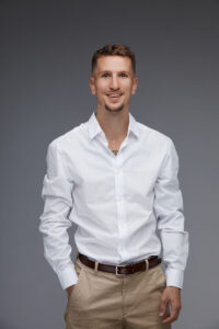 Ametiportree fotosessioon, äriportree fotograaf, ametifoto fotograaf, LinkedIn portree fotograaf